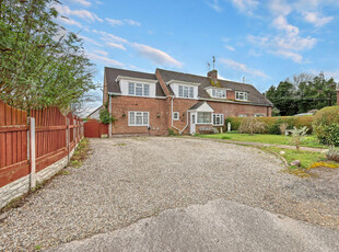 5 bedroom semi-detached house for sale in Hall Lane, Chelmsford, CM2