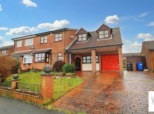5 bedroom semi-detached house for sale in Heatherleigh Grove, Birches Head, Stoke-On-Trent, ST1