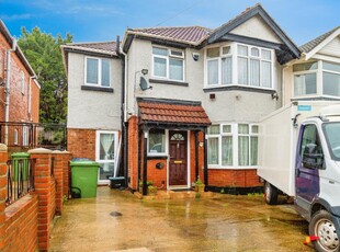 5 bedroom semi-detached house for sale in Kitchener Road, Southampton, Hampshire, SO17