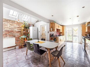 5 bedroom terraced house for sale in Abingdon Road, Oxford, Oxfordshire, OX1