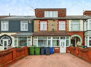 5 bedroom terraced house for sale in Chatsworth Avenue, Portsmouth, PO6