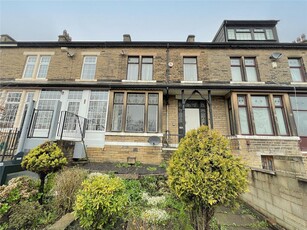 5 bedroom terraced house for sale in Clayton Road, Bradford, BD7