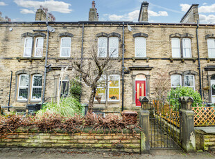 5 bedroom terraced house for sale in Wakefield Road, Huddersfield, HD5