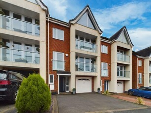 5 bedroom town house for sale in Greenway Drive, Littleover, Derby, DE23