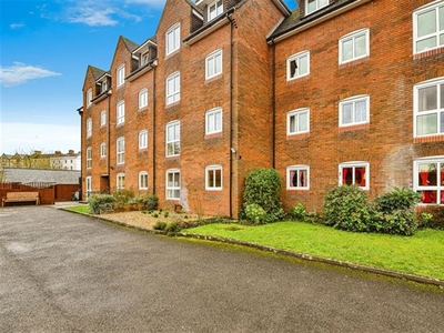 5 Regal Court, Weymouth Street, Warminster, Wiltshire 1 bedroom to let