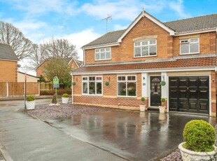 6 bedroom detached house for sale in Acer Croft, Armthorpe, Doncaster, DN3