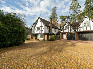 6 bedroom detached house for sale in Chilworth Road, Chilworth, Southampton, Hampshire, SO16