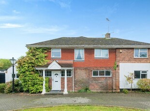 6 bedroom detached house for sale in Fairway Avenue, Reading, RG30