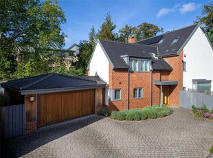 6 bedroom detached house for sale in Rayleigh Close, Cambridge, CB2