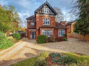6 bedroom detached house for sale in St Peter`s Avenue, Caversham Heights, RG4