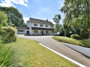 6 bedroom detached house for sale in Stonehouse Lane Halstead TN14