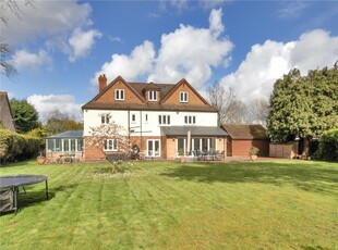 6 bedroom detached house for sale in The Common, Sissinghurst, Cranbrook, Kent, TN17