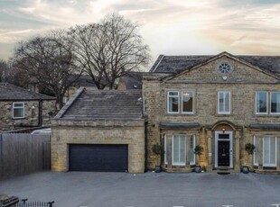 6 bedroom detached house for sale in The Manor House, Station Lane, Birkenshaw, BD11