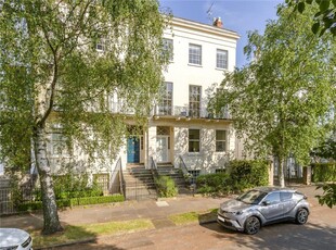 6 bedroom end of terrace house for sale in Clarence Square, Cheltenham, Gloucestershire, GL50