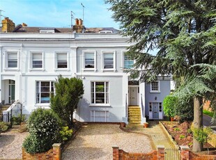 6 bedroom end of terrace house for sale in Painswick Road, Cheltenham, Gloucestershire, GL50