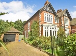 6 bedroom house for rent in Radnor Park West, Folkestone, CT19