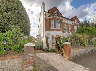 6 bedroom semi-detached house for sale in Oxford Road, Worthing, BN11