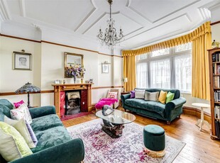 6 bedroom semi-detached house for sale in Reigate Road, Worthing, West Sussex, BN11