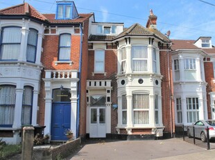 6 bedroom terraced house for sale in Malvern Road, Southsea, PO5