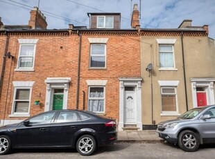 6 bedroom terraced house for sale in Vernon Terrace, Abington, Northampton, NN1