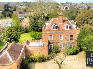 8 bedroom detached house for sale in Church Street, Great Baddow, Chelmsford, CM2