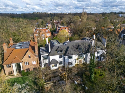 8 bedroom detached house for sale in The Bishops Avenue, N2