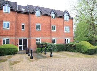 Ashdown House, Rembrandt Way, Reading, RG1 2 bedroom flat/apartment in Rembrandt Way