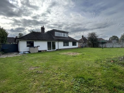 Bungalow to rent in Chipstead, Sevenoaks, Kent TN13