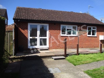 Detached bungalow to rent in St. Michaels Avenue, Yeovil BA21