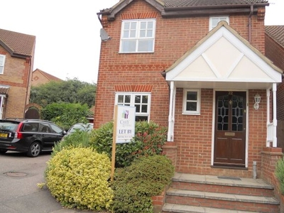 Detached house to rent in Chatsworth Avenue, Kettering NN15