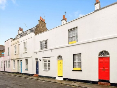 Detached house to rent in Church Street, Isleworth TW7