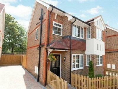 Detached house to rent in Edwards Court, Bourne End SL8