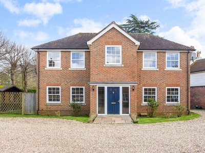Detached house to rent in North Parade, Horsham RH12