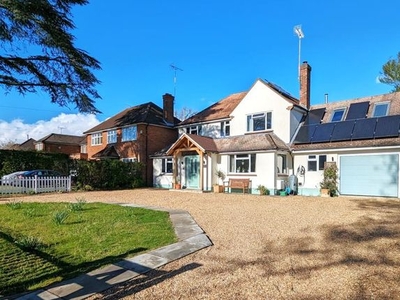 Detached house to rent in The Oaks, West Byfleet KT14