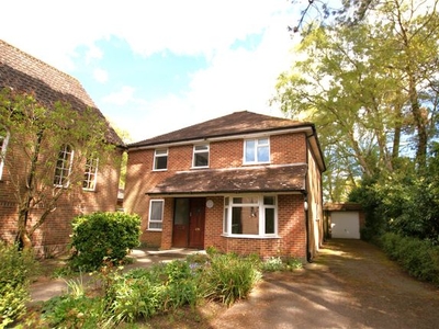 Detached house to rent in York Road, Broadstone, Dorset BH18