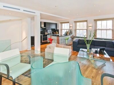Duplex to rent in Ennismore Gardens, London SW7