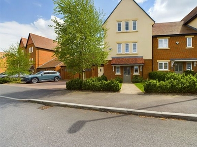 End terrace house to rent in Rosebay Crescent, Warfield, Bracknell, Berkshire RG42