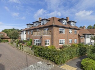 Flat for sale in Cassius Drive, St. Albans, Hertfordshire AL3