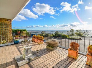 Flat for sale in Cliff Parade, Leigh-On-Sea SS9
