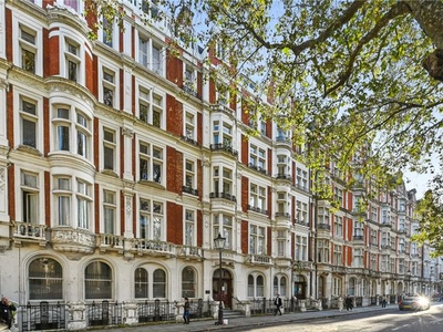Flat for sale in Great Russell Street, London WC1B