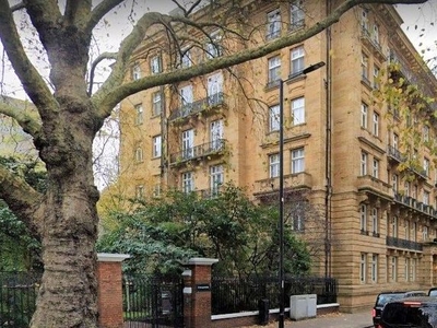 Flat for sale in Hyde Park Place, London W2