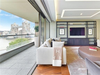 Flat for sale in One Tower Bridge, Blenheim House, Crown Square, London SE1