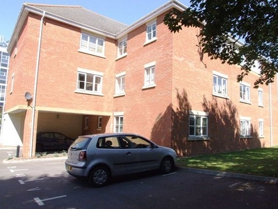 Flat to rent in Basingstoke Road, Reading, Berkshire RG2