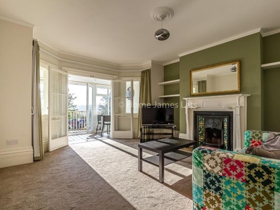 Flat to rent in Beaconsfield Villas, Brighton BN1