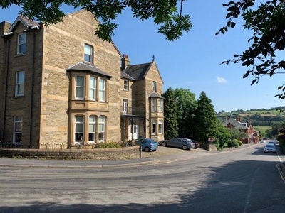 Flat to rent in Chinley Lodge, High Peak SK23