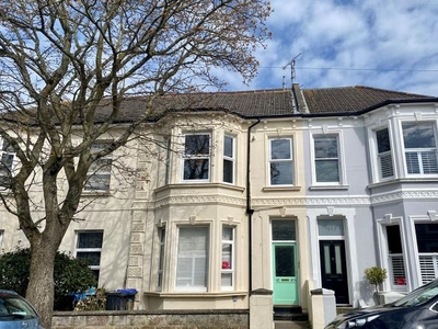 Flat to rent in Christchurch Road, Worthing BN11