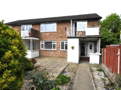 Flat to rent in Collier Row Lane, Collier Row, Romford RM5