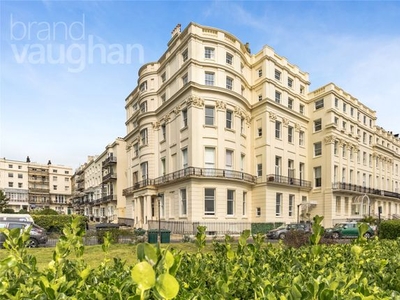 Flat to rent in Collingwood House, 127 Marine Parade, Brighton, East Sussex BN2