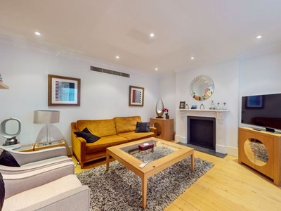 Flat to rent in Elvaston Place, London SW7