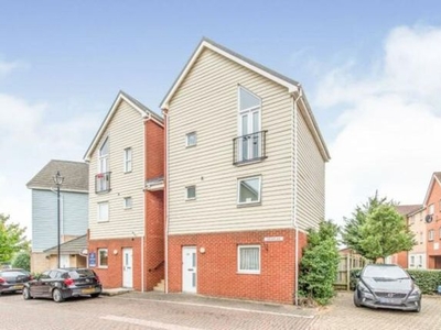 Flat to rent in Fire Opal Way, Sittingbourne ME10